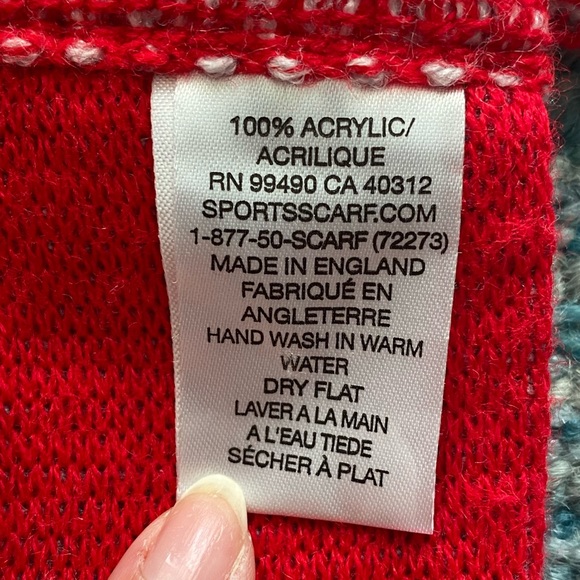 Authentic SIGNED Toronto FC team scarf - Picture 6 of 6